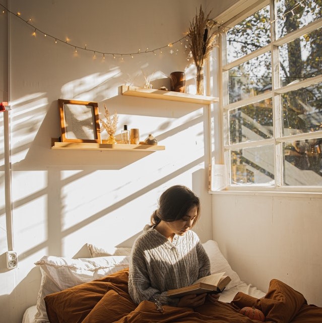 9 أفكار لغرف نوم مريحة لفصل الخريف